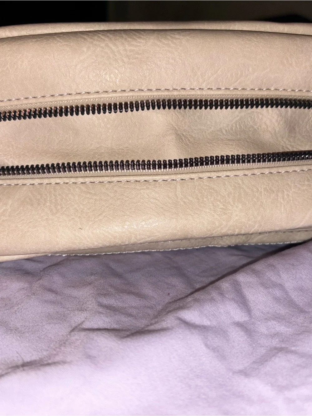 Sam & Hadley Cream Pebbled Faux Leather Expandable Hobo Shoulder/cross body Bag